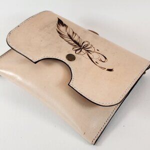 Cartera de Cuero Ala Dorada